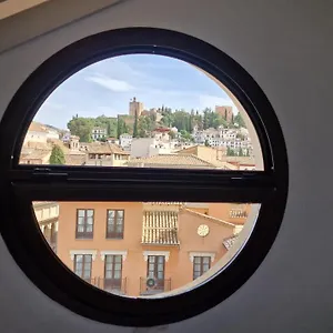 https://apartamento-escudo-del-carmen.es-andalucia.com